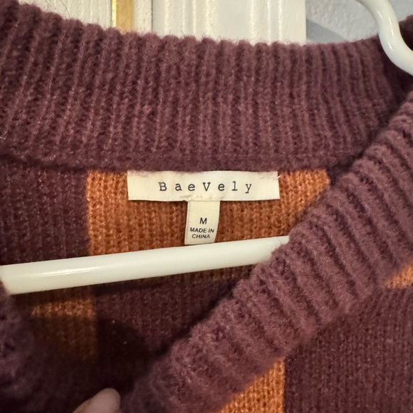 Checkered Sweater - Picture 2 of 2